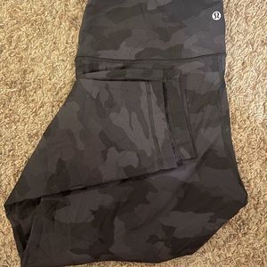 Wunder Under High-Rise Crop 23"